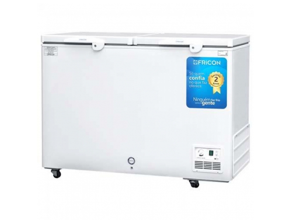 freezer horizontal expositor na cor branca em um fundo azul com capacidade para 311 litros e voltagem 220 marca fricon